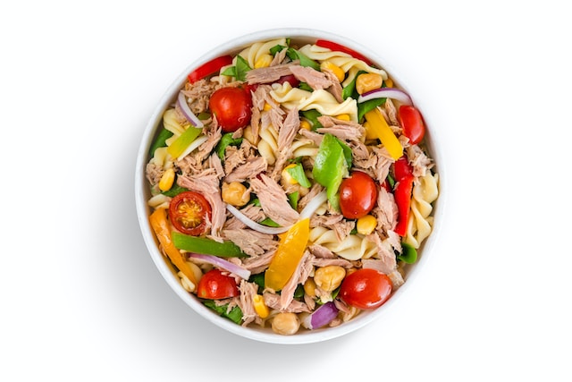 těstovinový salát s tuňákem